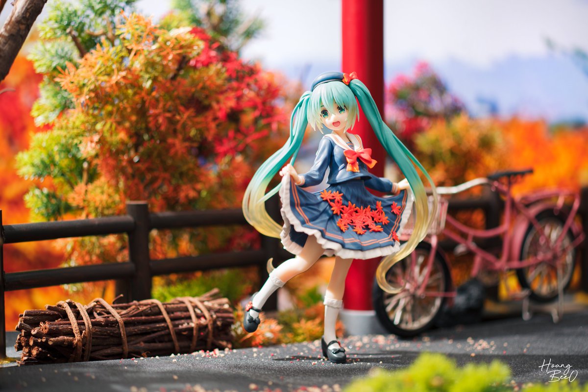 h_beeo's tweet photo. Hatsune Miku Autumn 2025 https://t.co/PR36G5vWSJ 

#紅葉 #初音ミク #hatsunemiku #miku #hatsune #vocaloid #taito #gameprize #autumn #animefigure #kawaii #tomsenpainoticeme #toyphotography #figurephotography #animefigurephotography #myfigurecollection #canon #vietnam https://t.co/DN7cOhGqcU