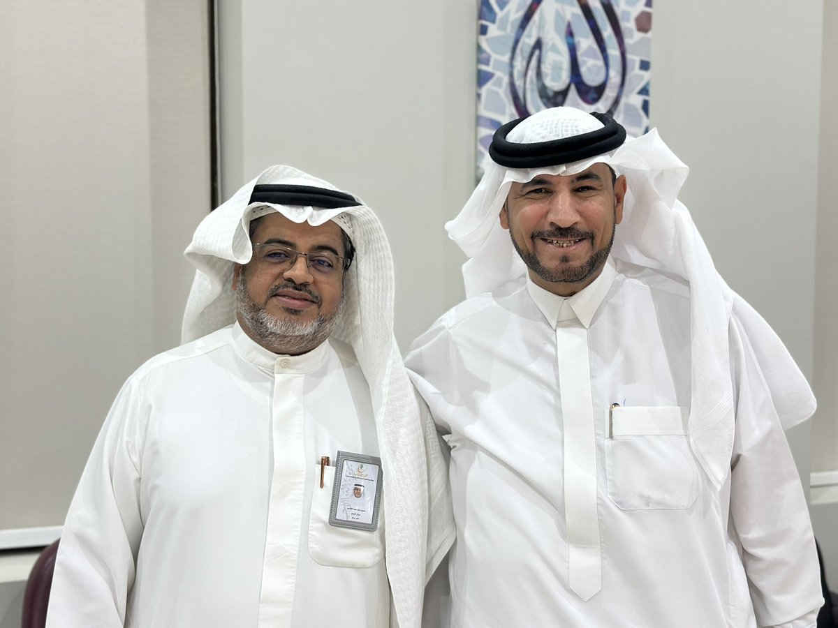 سعدتُ هذا المساء بحضور تدشين ديوان الشاعر الصديق إبراهيم الدريس «صحراء تتنهد ومطر يرقص»
مبارك له هذا الإصدار المميز، مع خالص الشكر على دعوته الكريمة،
وشكرٌ موصول لـ نادي قوافي الأدبي على التنظيم الجميل للأمسية.
كانت ليلةً شعريةً استثنائية، مفعمة بالجمال والإبداع.

<a href="/QwafiClub/">نادي قوافي الأدبي</a>