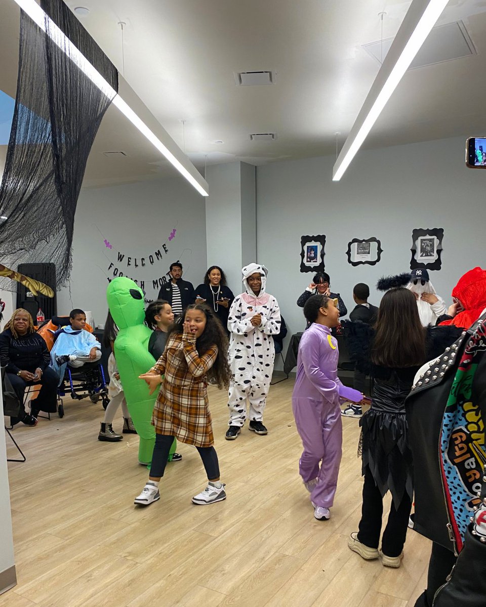 From canvas creativity in Crotona Park West to handing out sweet treats at Forest Hills and Far Rockaway, we had a great time celebrating #Halloween with our families and participants. Thank you to everyone who joined us! 🎃