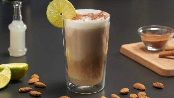 recetasprabeber's tweet photo. Descubre cómo preparar un delicioso Tiki Latte Vegano Tropical 🌴🥥☕ en casa. Perfecto para refrescar tus días con un toque exótico y saludable. ¡No te lo pierdas! #VeganLatte #TropicalTaste
https://t.co/JRdHHG2zdR https://t.co/HJfCUCbqfY