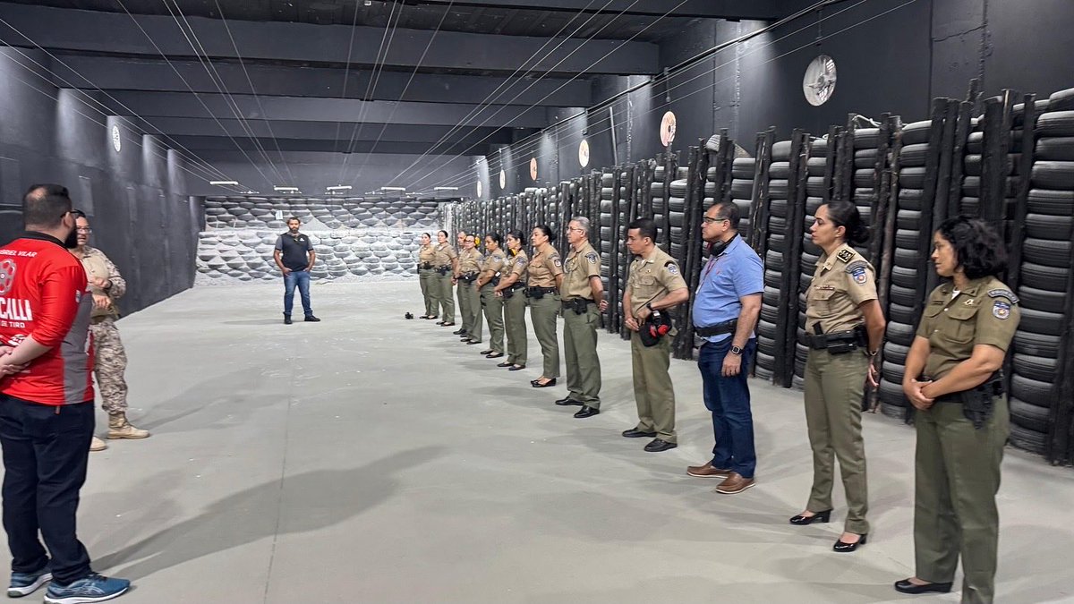 GiovanniCBTT's tweet image. O Clube de Tiro Roncalli teve a honra de receber em suas instalações a equipe do PROERD da Polícia Militar do Estado de Alagoas, cedendo gratuitamente o espaço para a realização de treinamentos da corporação. 💙

#ClubeDeTiroRoncalli #PROERD #PolíciaMilitar #SegurançaPública