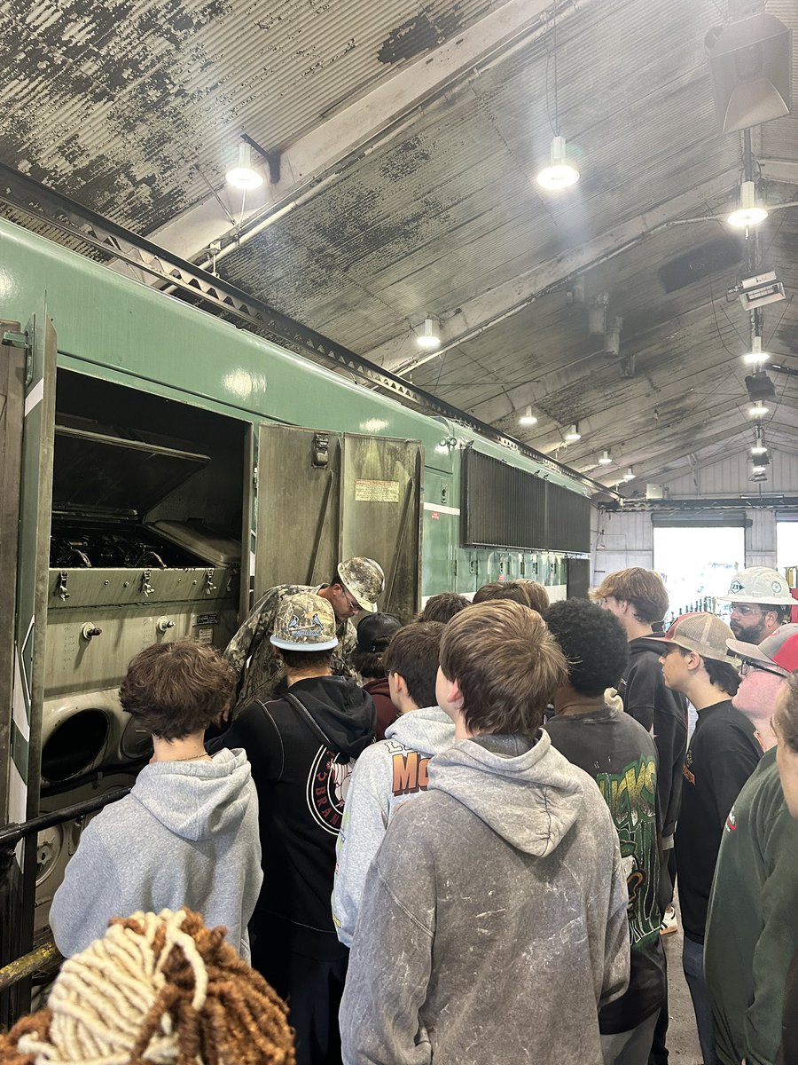 Several interested LCHS seniors got to meet with and tour P &amp; L Railroad this morning.  Here they gained insight into available careers and job duties in the rail industry.

#OurPrideOurSuccess #BetterTogether