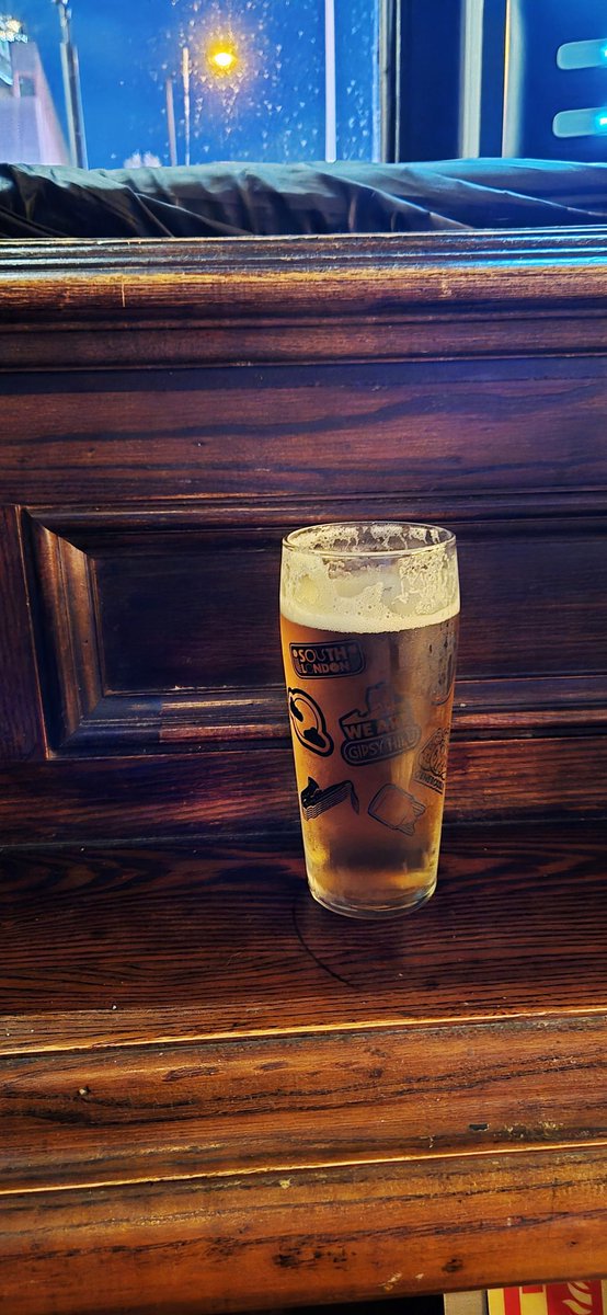 bobtaz75's tweet image. An Autumnal pint #supportpubs 🎃