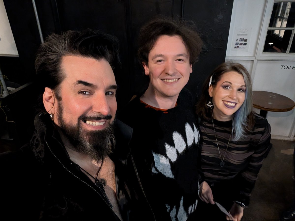 Just over a year ago I got to meet THE Goth Icon, Aurelio Voltaire! And OMG it was an amazing night!! 🎃✨🖤