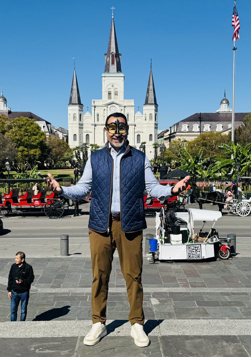 The only time I wear a mask! 

A mask for Halloween… but never in the ring or in leadership. 🎭🥊

Champions face the fight head-on, without any pretenses, hiding, or masks.

Whether in the boxing ring, the boardroom, or life itself, authenticity always triumphs.

Can you recall