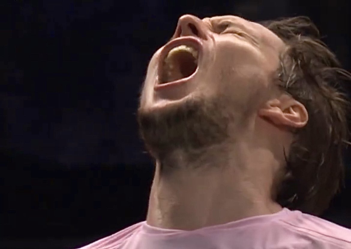 C’est quoi la différence entre le Bublik d’avril et celui d’aujourd’hui ?

Les certitudes et de nouveaux horizons

30 victoires en 37 matchs depuis Roland
4 titres
6 Tops 10 battus
Un 1er 1/4 en Grand Chelem
Et une 1ère 1/2 en M1000
Contre Félix

Il s’écrit une nouvelle histoire.