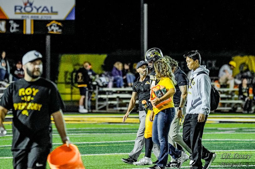 ChaseHoward_24's tweet photo. Season ended early with a meniscus and PCL tear. Surgery is done. Thanks to the trainers and coaches who have been helping! Next season’s work starts now! 
@CoachMac_RHS @CoachSolomona @ConnieMac_83 @trujillo_jake @Mason7Koop @FiL_Hannah @Coach_Gallegos7 @RoyHighFootball https://t.co/8l1Yd3E2rS
