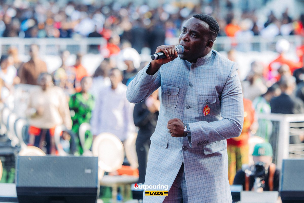 outpouring_live's tweet photo. P.Daniel has taken his harvesting stance🗣🔥 

Have you taken yours?

#TheOutpouringLagos #HarvestOfSouls #Revival #MoveOfGod #DunsinOyekan https://t.co/EK38YGb56M