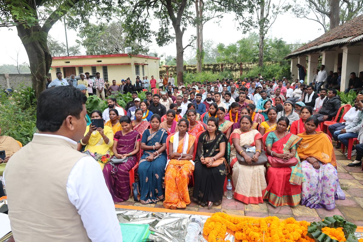 अनगड़ा प्रखंड के डाक बंगला में आयोजित पार्टी द्वारा चल रहें संगठन सृजन कार्यक्रम तहत पंचायत अध्यक्षों व ग्राम कमेटी सदस्यों को प्रमाण-पत्र वितरित किया गया जिसमे मुख्य पंचायत जो थे वो हैं अनगड़ा, लूपूंग, चिलदाग, सालहन हेसल, चतरा, बोगंईबेड़ा, पैका, राजाडेरा,

कार्यक्रम मे मुख्य रूप