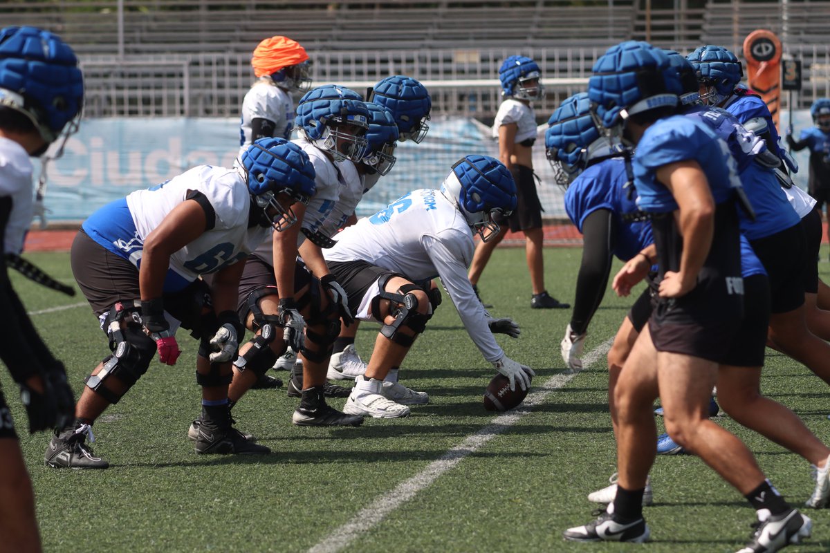 chubeto59's tweet photo. 🏈🇲🇽 El trabajo que ha hecho el H.C Hugo Lira es fundamental. Desde el staff de coacheo hasta la relación con sus jugadores como Jorge González y Carlo Confalioneri. Esto me dijeron . 

📲https://t.co/m97uA9naAi

José Melton / La Prensa https://t.co/GuhgiNk1bm