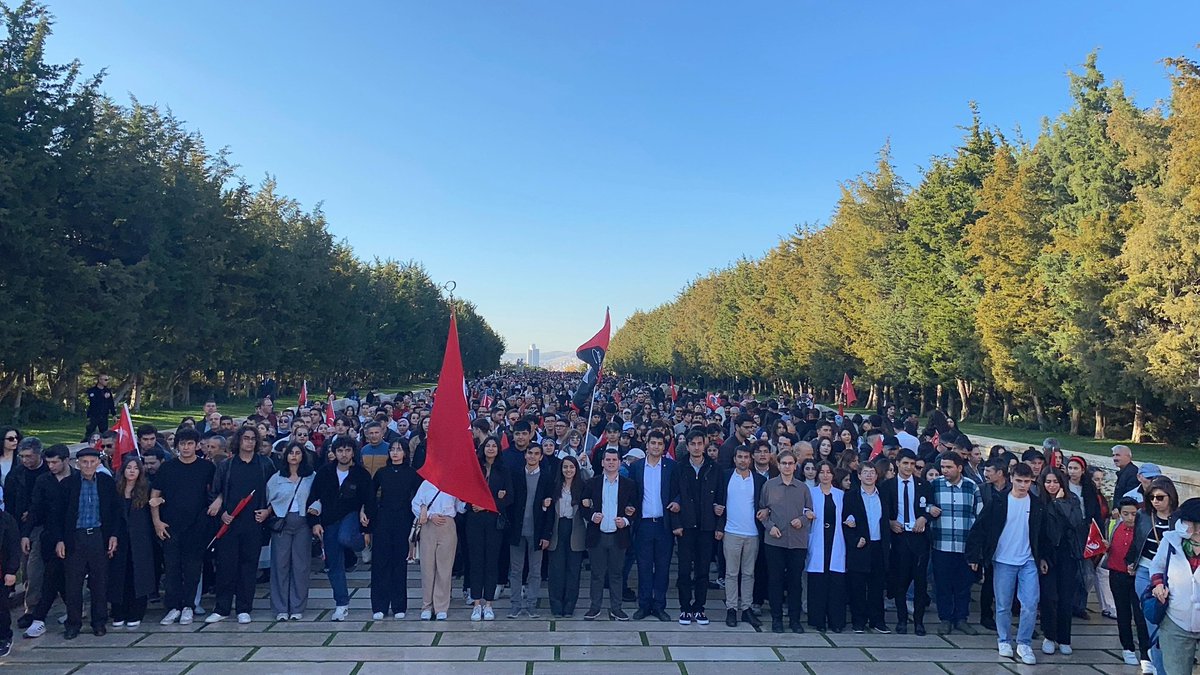 Türk gençliği olarak Ankara'dan, Başkentten sözümüzü verdik. TGB olarak Ankara'dan haykırdık! 

Devrim Yürüyüşü-2025🇹🇷