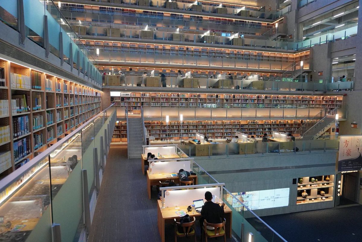 jmgcdcc's tweet image. ページをめくる音が、未来へのリズムになる。😀