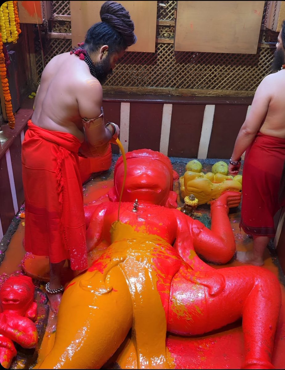 प्रयागराज से लेटे हुए हनुमानजी के प्रातःकाल दर्शन