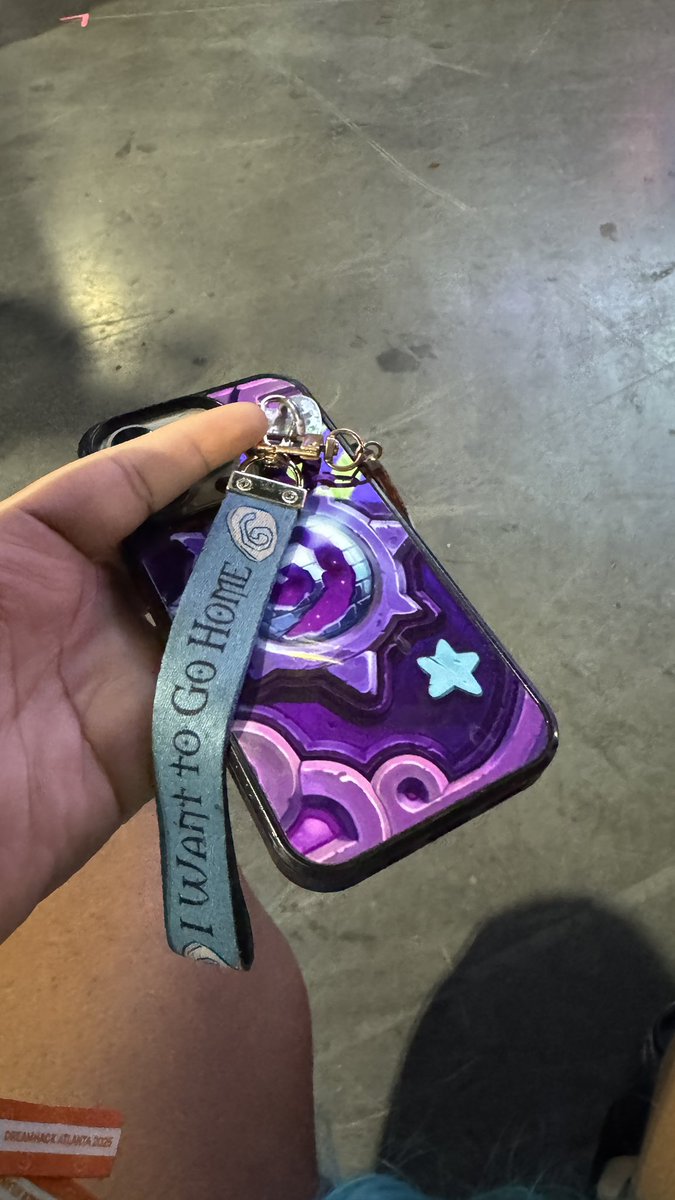 When Sylvanas lets you hold her phone 🤣I love Darklady and I love World of Warcraft ❤️