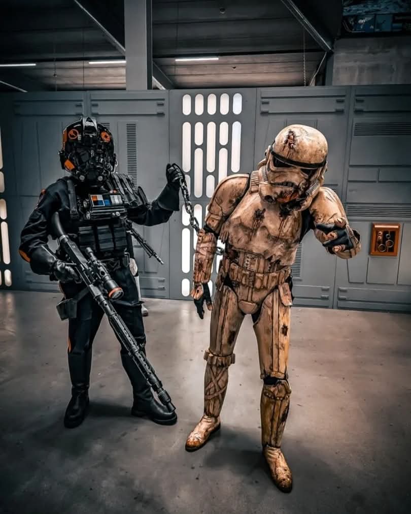 501stSpecOps's tweet image. 🎃 HALLOWEEN SPECIAL IMPERIAL REPORT 🎃

While others fear the undead, we command them. This SpecOps warrior proves no force in the galaxy can resist Imperial order.

TX13380 &amp;amp; TK28112 of the German Garrison 

#501st #DelMeeko #Specops #swiftsilentrelentless #Halloween