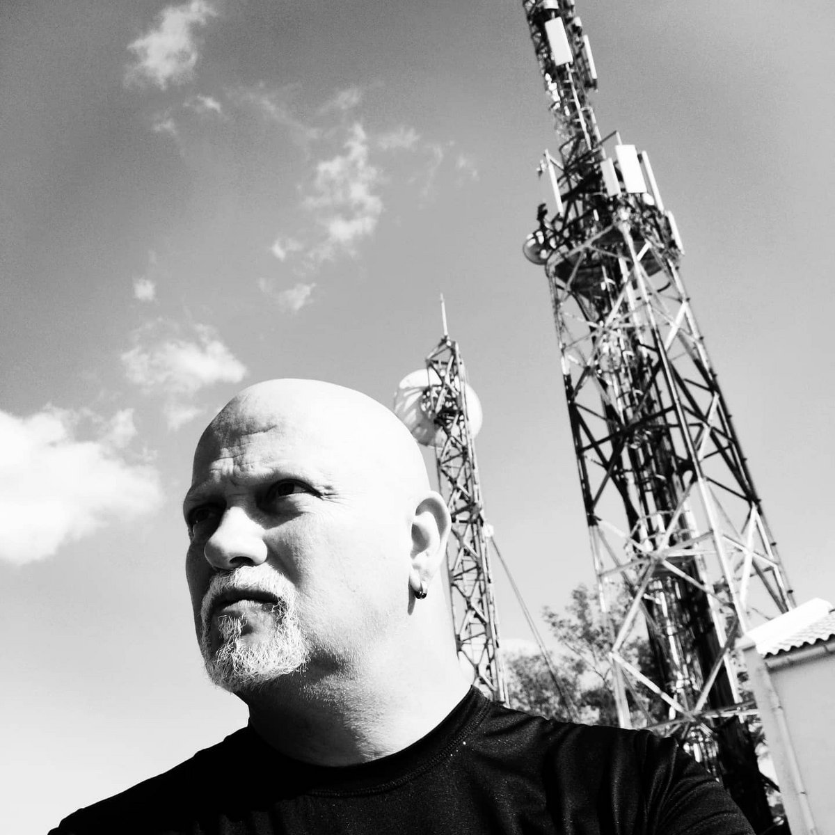 T_F_RADIO's tweet image. trans-future.blogspot.com/2019/06/mix-le…
#LeÆtherStrip. Behind this name, which evokes the coldness of leather and the sharpness of a razor, lies one of the most influential pioneers of the #EBM and #industrialmusic movement.