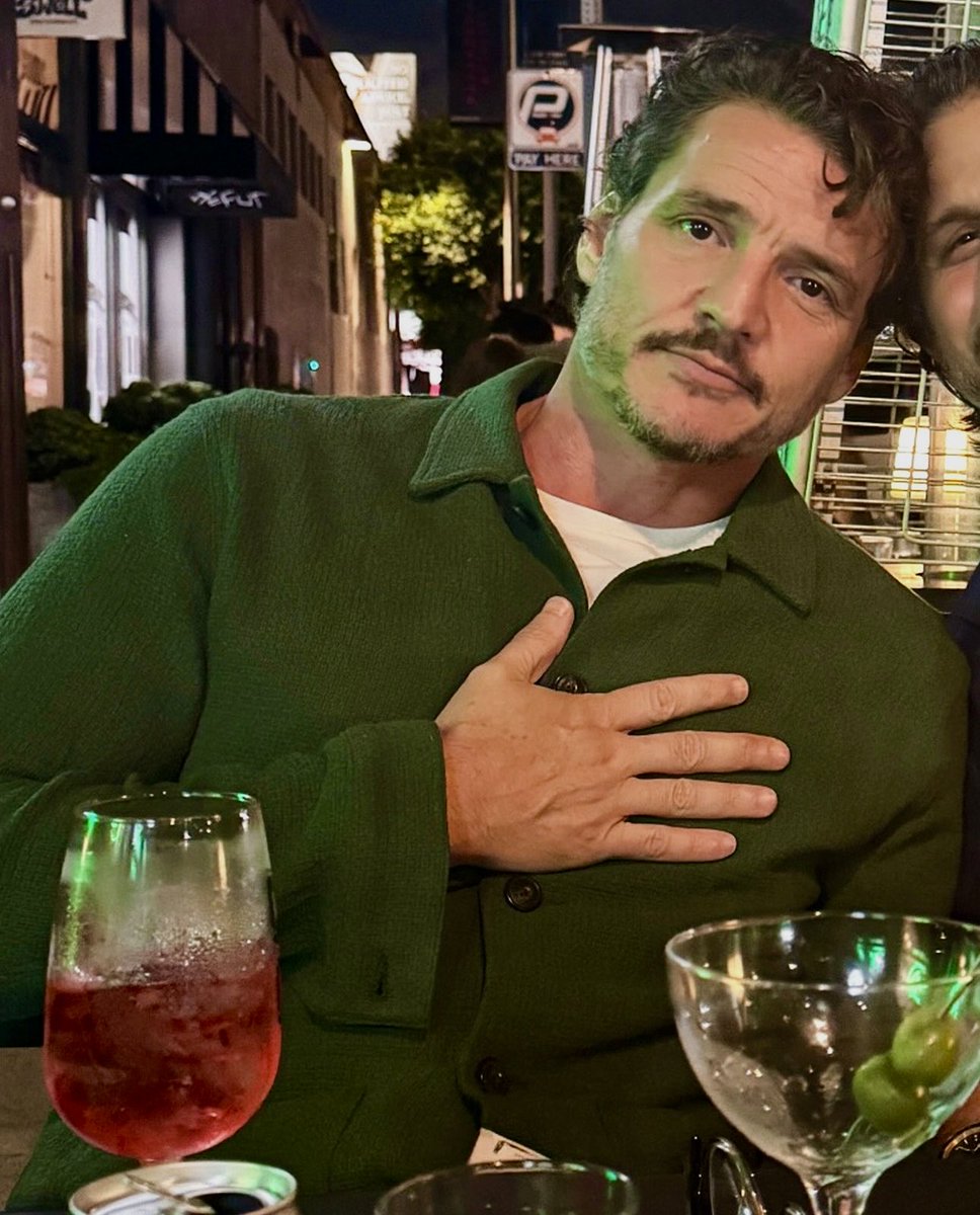 pascalcoded's tweet image. renaissance me would’ve painted his face on a church ceiling