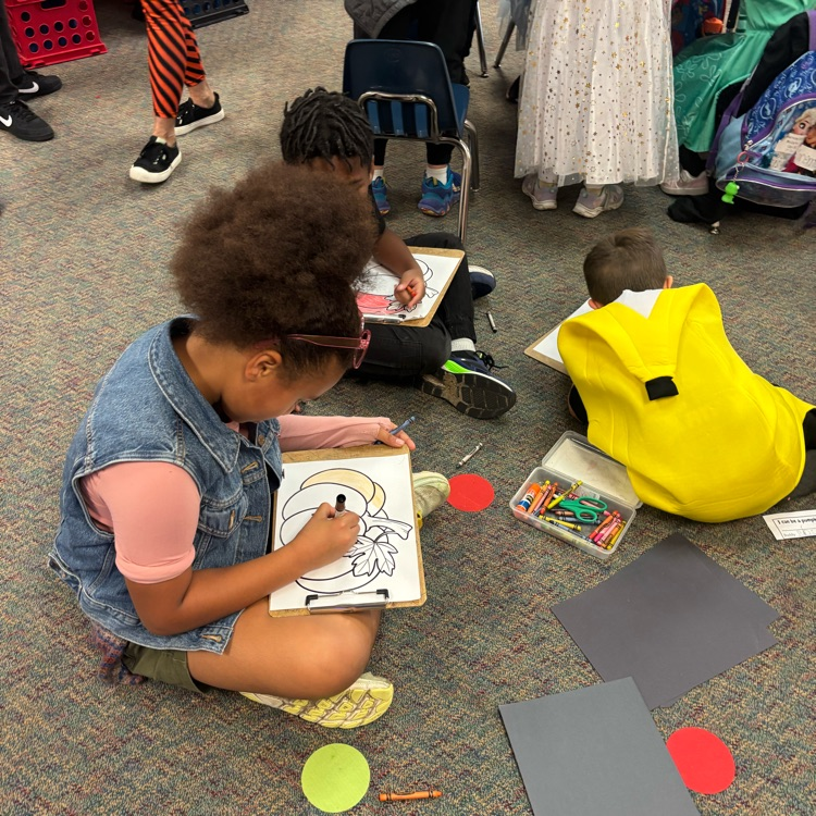 McGowenES's tweet photo. Our students love their "Buddy Class" time! Once a month students partner with their buddy class to do an activity. This is new this year and we love how it has built relationships across the grade levels for our students and staff! https://t.co/vDYMa4jQec