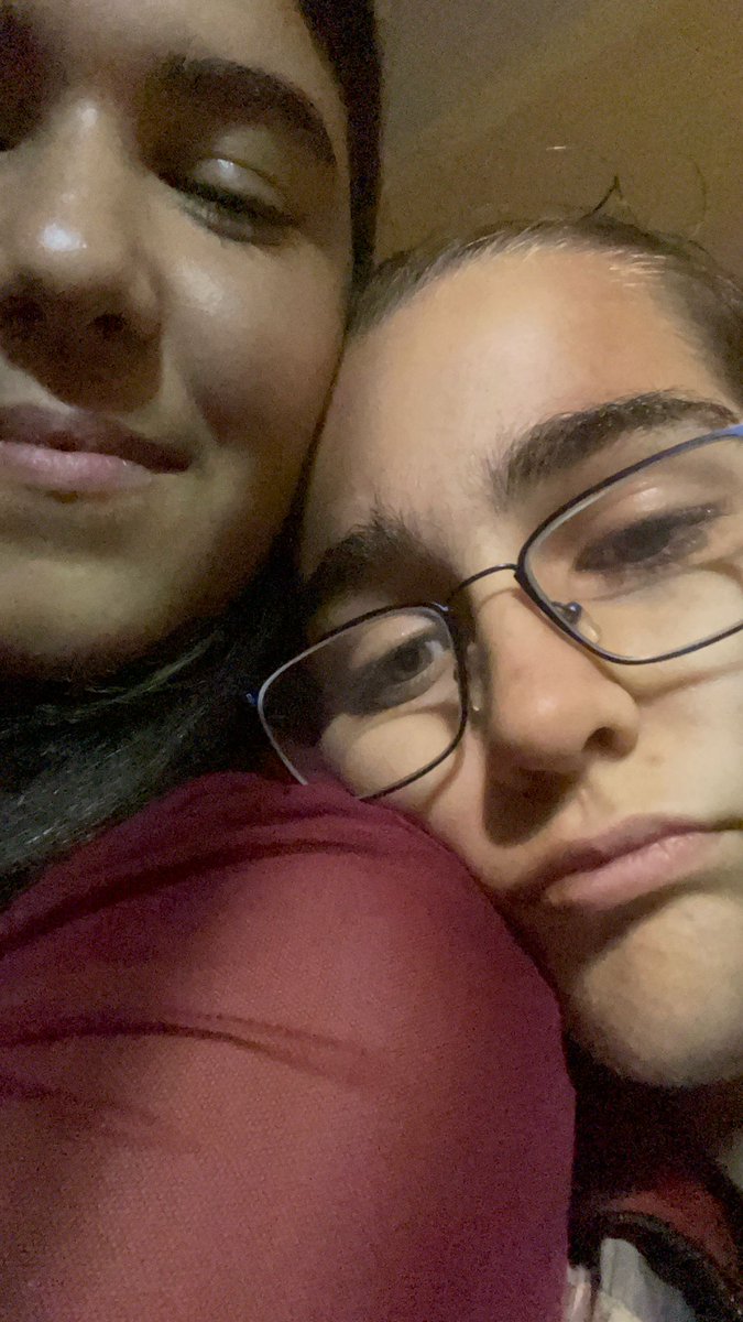 maaisdumb's tweet photo. amo rir contigo, amo os teus beijinhos, amo sair contigo, amo a tua companhia, AMO-TE! https://t.co/a4fVh7UjSn