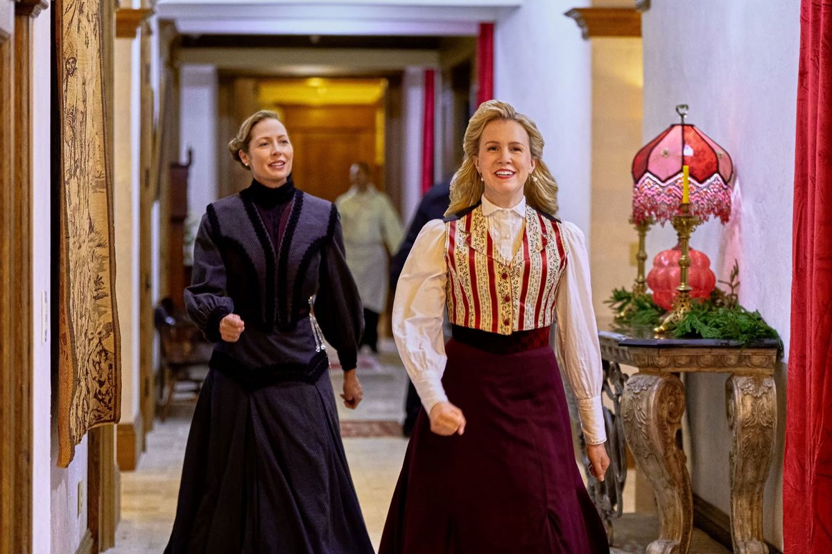 Buffalo stands in for Newport in Hallmark’s “A Newport Christmas,” premiering Nov 2. Locations include Akron’s Russell Park and a gorgeous mansion in Youngstown. <a href="/hallmarkchannel/">Hallmark Channel</a> #countdowntochristmas <a href="/syntheticcinema/">Synthetic Cinema</a> <a href="/BfloFilmOffice/">Bflo/Niag. Film Ofc.</a>