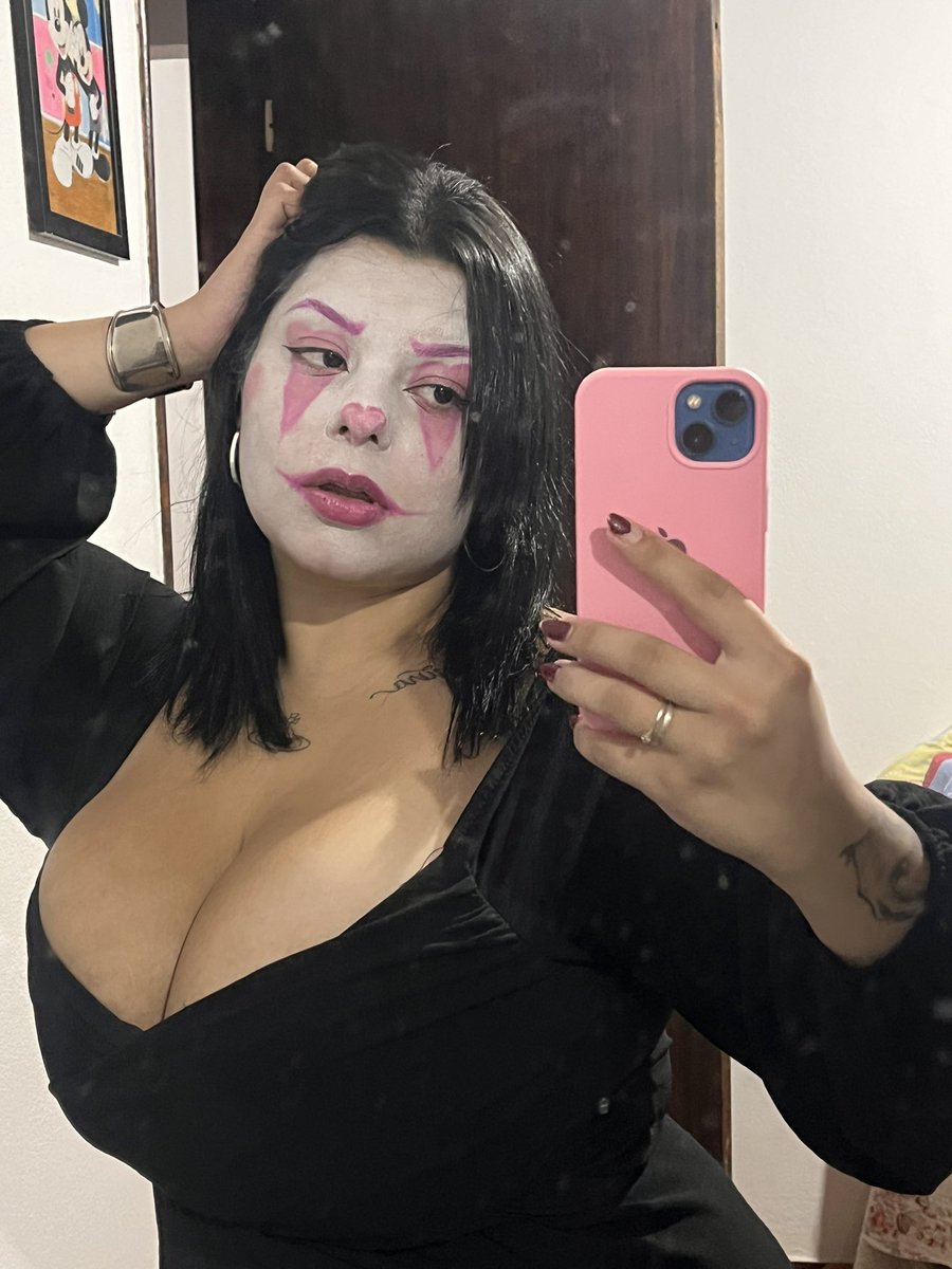 sorvetedepregos's tweet photo. feliz halloween https://t.co/1cH6gDKe6v