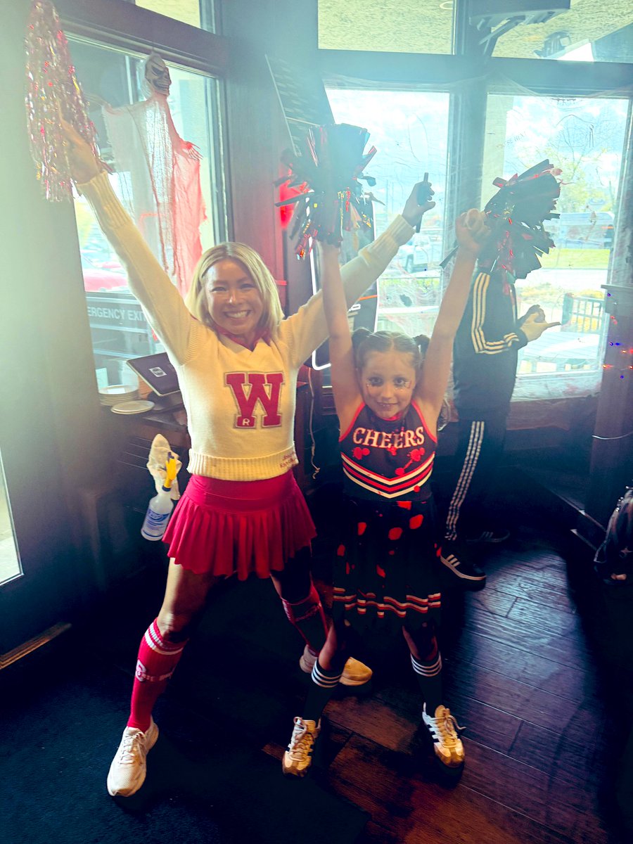 asianposh2022's tweet photo. Thanks @justinalauren for your pics! It’s always a great time @Menace2Sports Lilly and I cheering together!! @CoachZachSmith #menacetribe https://t.co/oKkwLgMjPp