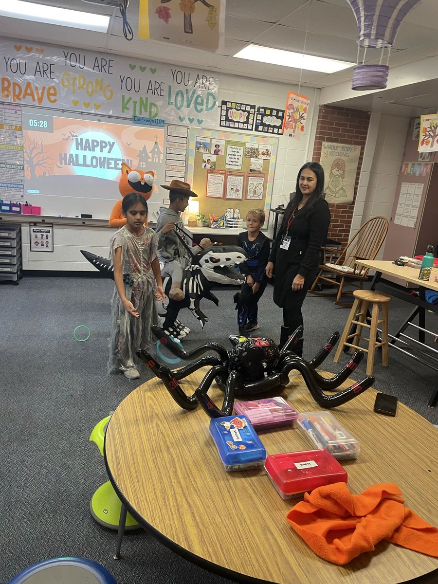 Mrs. Eder tweet media