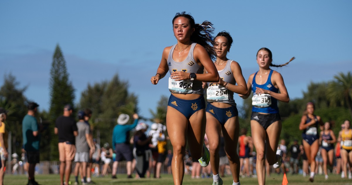 UCIcctf's tweet image. Had a great day at the Big West Cross Country Championships! 🏝️ 

Women&apos;s Recap: bit.ly/48R2qLv
Men&apos;s Recap: bit.ly/4qtuBGC

#TogetherWeZot | #RipEm
