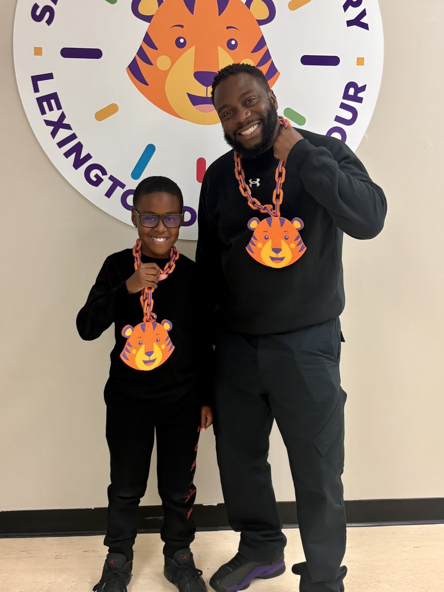 🎉 Character Chain 🎉
We're thrilled to celebrate Aiden from Mrs. Tindall's class as this week's Character Chain recipient! 
But wait, there's more! 🎃 Look at this adorable Halloween "twinning" moment with Principal Smith! Way to go! <a href="/SES_lex4/">Sandhills Elementary School</a> 
#CharacterChain #VillageMentality