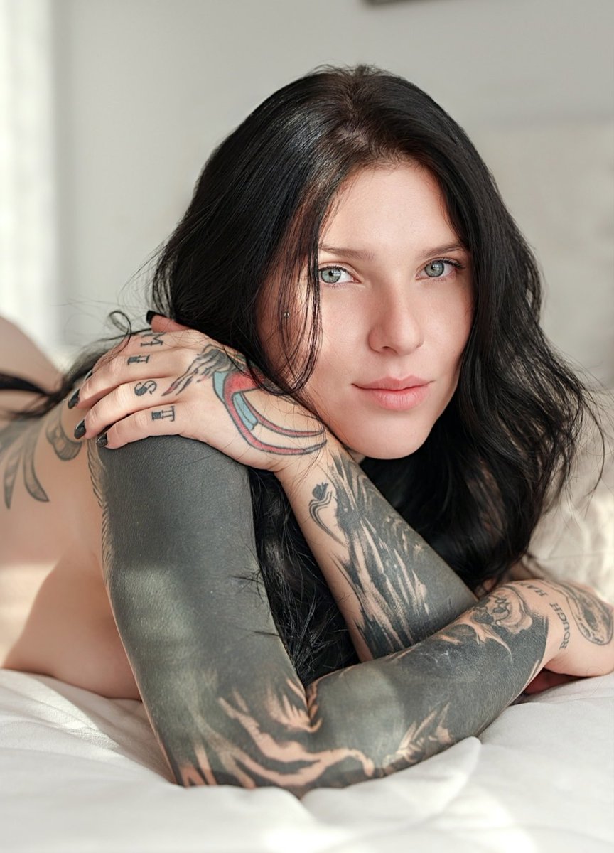rafaelahart_'s tweet photo. Com ou sem tatuagem? https://t.co/NpXviXwByy