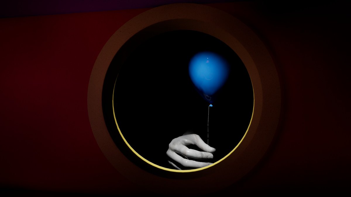 ErikaTheCat1's tweet image. #liminalspace #LiminalCore looking through a hole in the wall