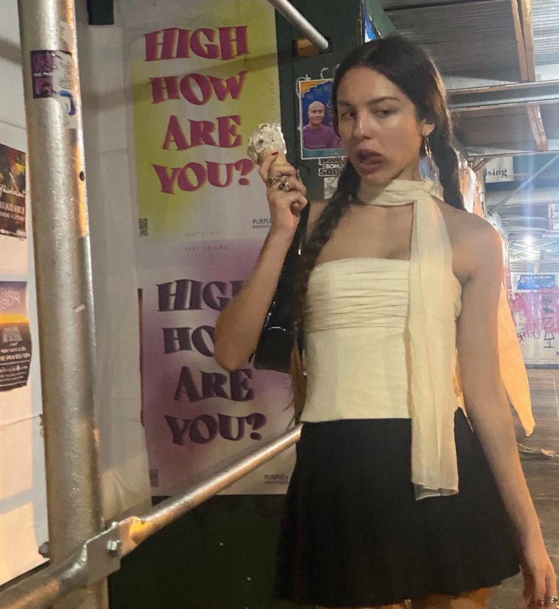 tinyjeaIousy's tweet image. 👻