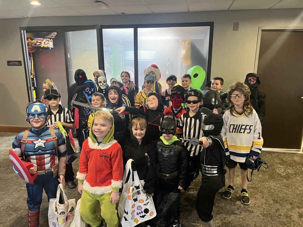 CConnors12's tweet photo. Huge thank you to the @EmbassySuites Marlborough for being extremely hospitable to our boys traveling for a hockey tournament on Halloween! This will certainly be one to remember! https://t.co/9GQvuzpjMY