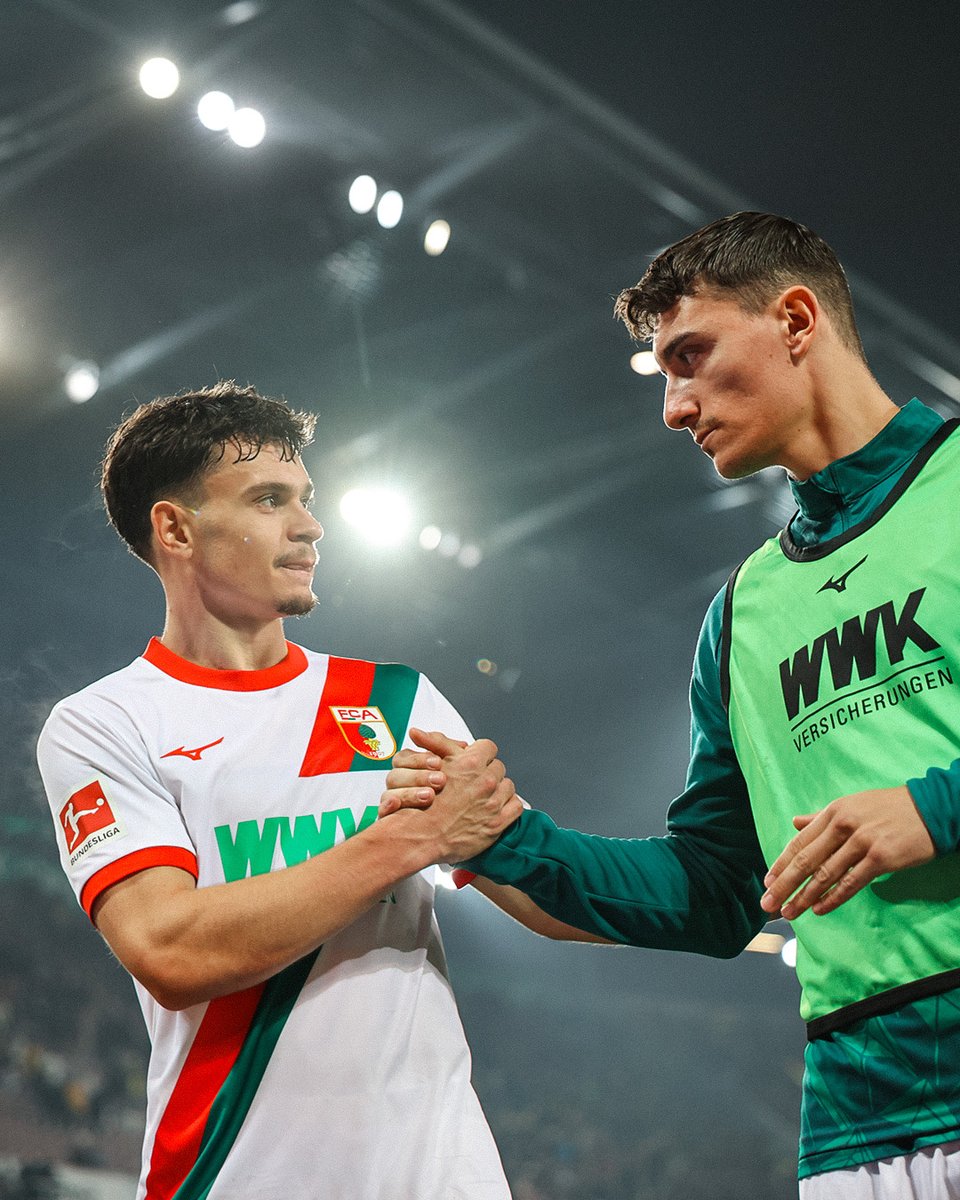 FCAugsburg's tweet photo. Großer Kampf, leider kein Ertrag - weiter machen und nächste Woche neu angreifen, Jungs! 👊
#FCABVB #FCA https://t.co/oFUoVoA3aW