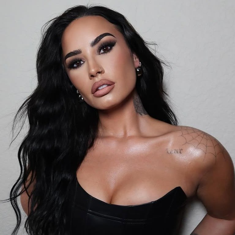 updatecharts's tweet image. TEM DEMANDA! Demi Lovato tem show no Madison Square Garden ESGOTADO com a “It’s Not The Deep Tour”.