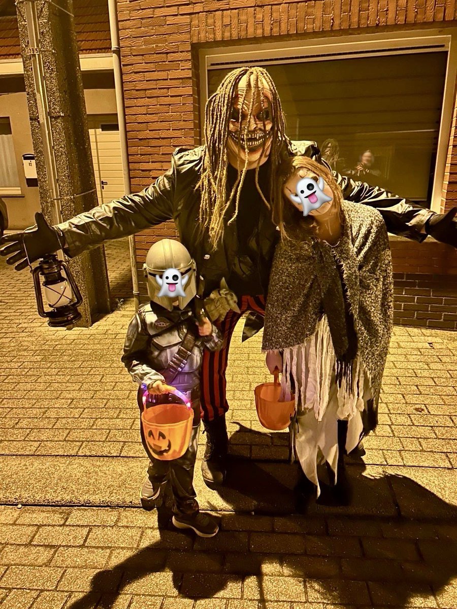 I love halloween.. because for one night, i am honored to bring <a href="/Windham6/">WYATT 6</a>’s and <a href="/bakingjason/">Jason Baker</a>’s  creation back! 
It was fun trick or treating with my little mando and mini <a href="/WWENikkiCross/">Nikki Cross</a>  ⭕️