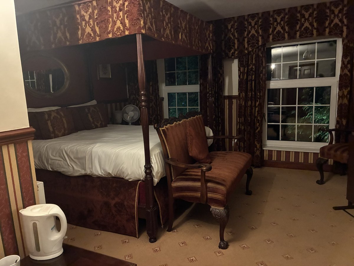 providenceluvr's tweet image. in a hotel in rural wales and there are no other guests