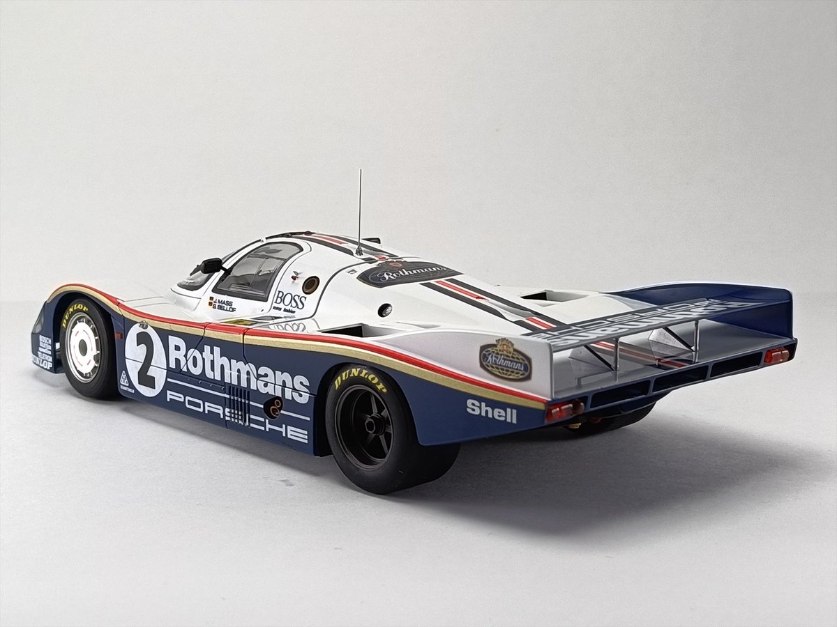 hisayos05377032's tweet image. #タミヤ956　完成-1
タミヤ 1/24 Rothmans PORSCHE956 完成！
古い設計のキットにしてはパーツの合いが良く流石タミヤと感心
模型本格復帰して初のレーシングカー、苦手意識が強かったけどエンジンのディテールアップ含めかなり楽しめました😊
いや～Rothmansカッコいい！
#ガンプラジオ
↓続きます↓