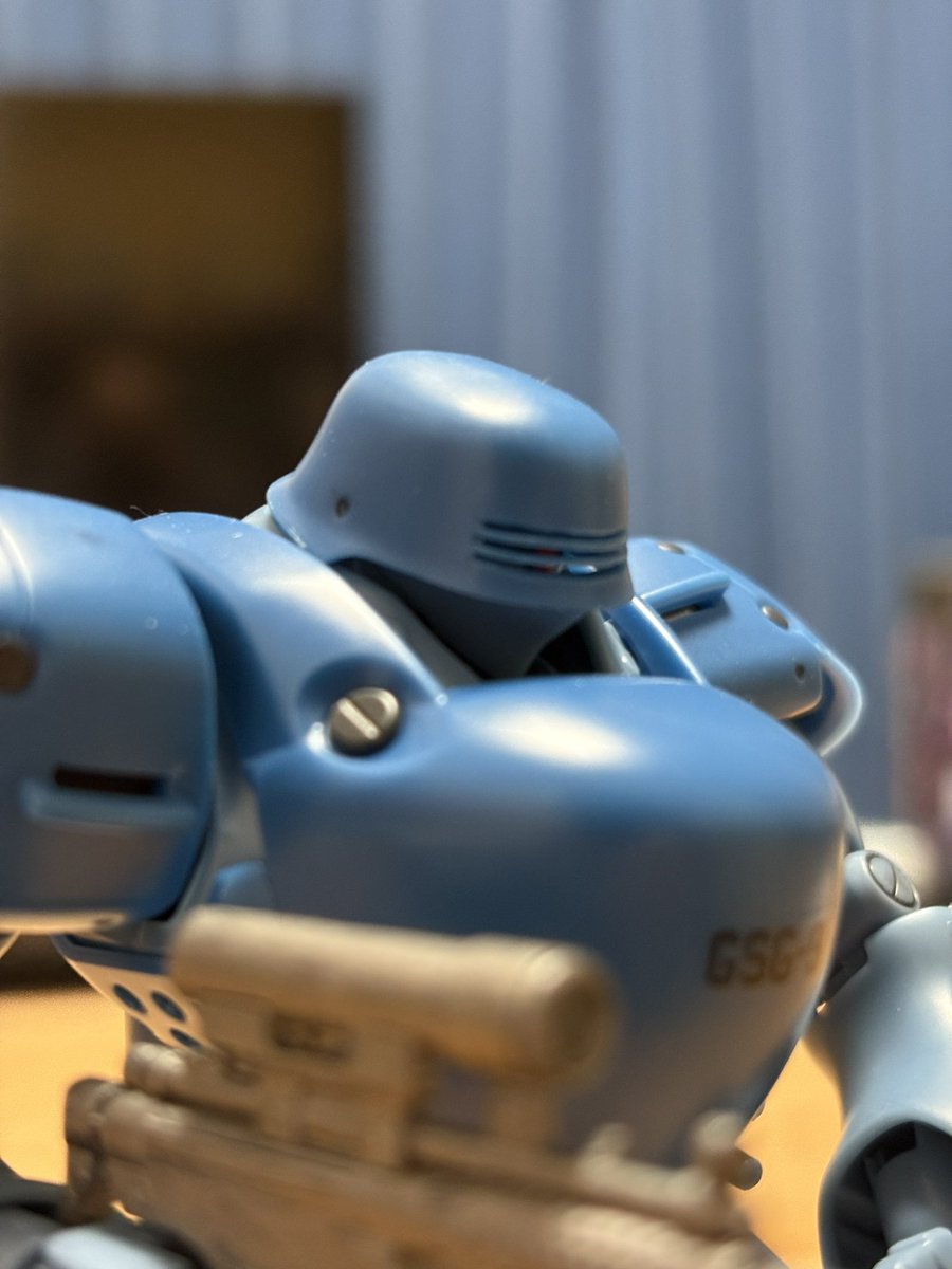 PLAChilica's tweet image. おはようございます。
MODEROID ブロッケン GSG-9完成しました。
頭部スリットの開口と合わせ目消しだけしました。
バンダイのブロッケンと比べると大分大きさが違いました。
#MODEROID
#パトレイバー