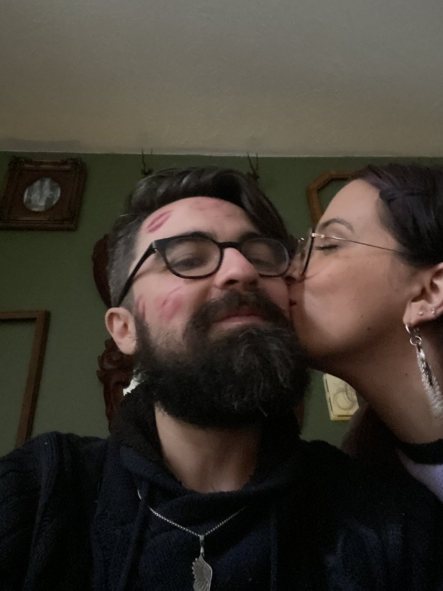 _Beora's tweet image. Happy Halloweekend, Gang 🎃

Will post some spooky photos thru the night 🦇