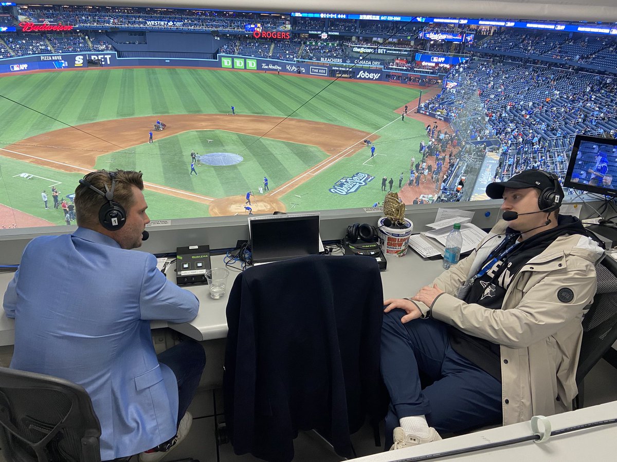 The #BlueJays pre-game show is on the air ft. <a href="/SportsnetBen/">Ben Ennis</a> &amp; <a href="/JDBunkis/">JD Bunkis</a> live at the Rogers Centre🗣️

First pitch of Game 6 flies at 8:09p right here on <a href="/FAN590/">Sportsnet 590 The FAN</a> ⚾️

📻 590AM
💻 sprtsnt.ca/590listen
