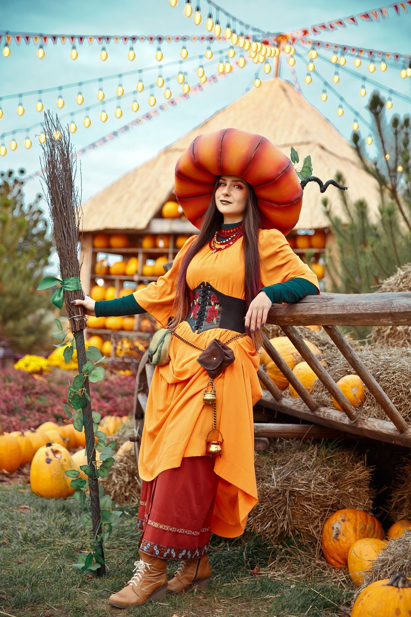 Моя гарбузова відьмочка бажає всім гарного настрою в цей Геловінський вечір! 🎃 🖤

За чарівне фото вдячна 
<a href="/MrSinkass/">Їбаш їх</a> ❤️‍🔥🍁