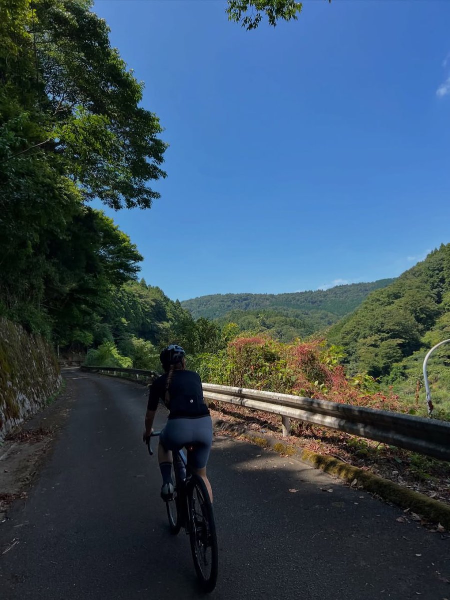 hrishikesh_kini's tweet image. Riding with the wind, chasing the sun, and soaking in the beauty of the world from two wheels. 🌞🚴‍♂️ There&apos;s no better way to see the world than on a bike, where every hill, every turn, every new route✨

#CyclingAddict #RideAndShine #BikeLove #PedalForLife #WheelsAndWanderlust