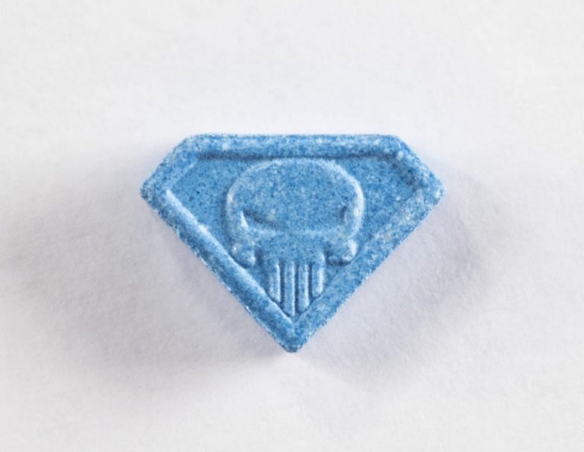 herr knax tweet media