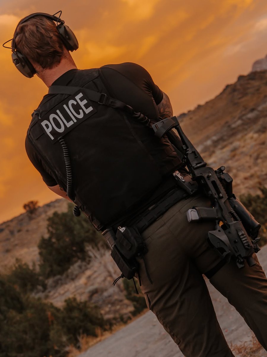 CAAGearUp's tweet photo. Built with the professional end user in mind.
MCK + Glock 19 https://t.co/ZYJNG2CrmZ