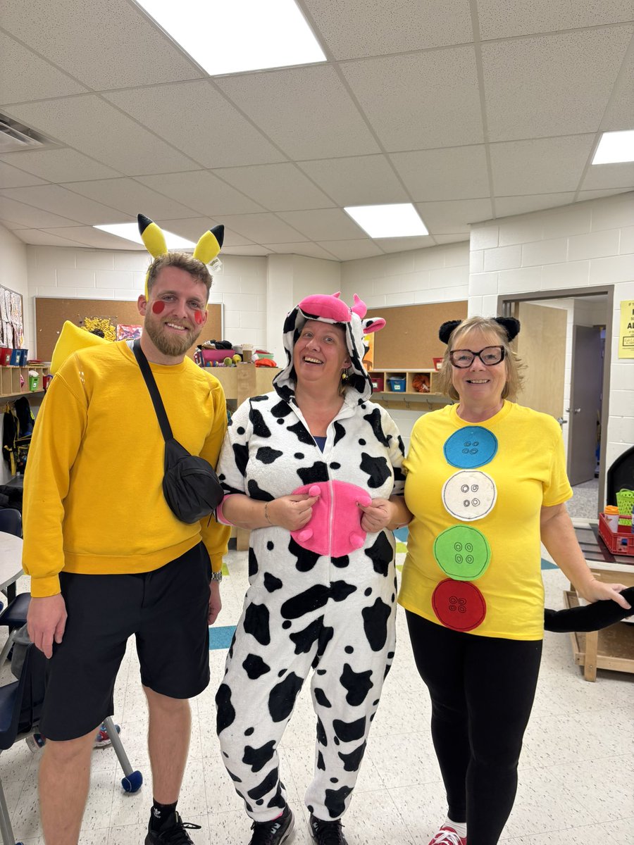 FJMcDonaldOCSB's tweet image. A spooktacular day at DFJ! #BeCommunity #ocsb #Halloween2025