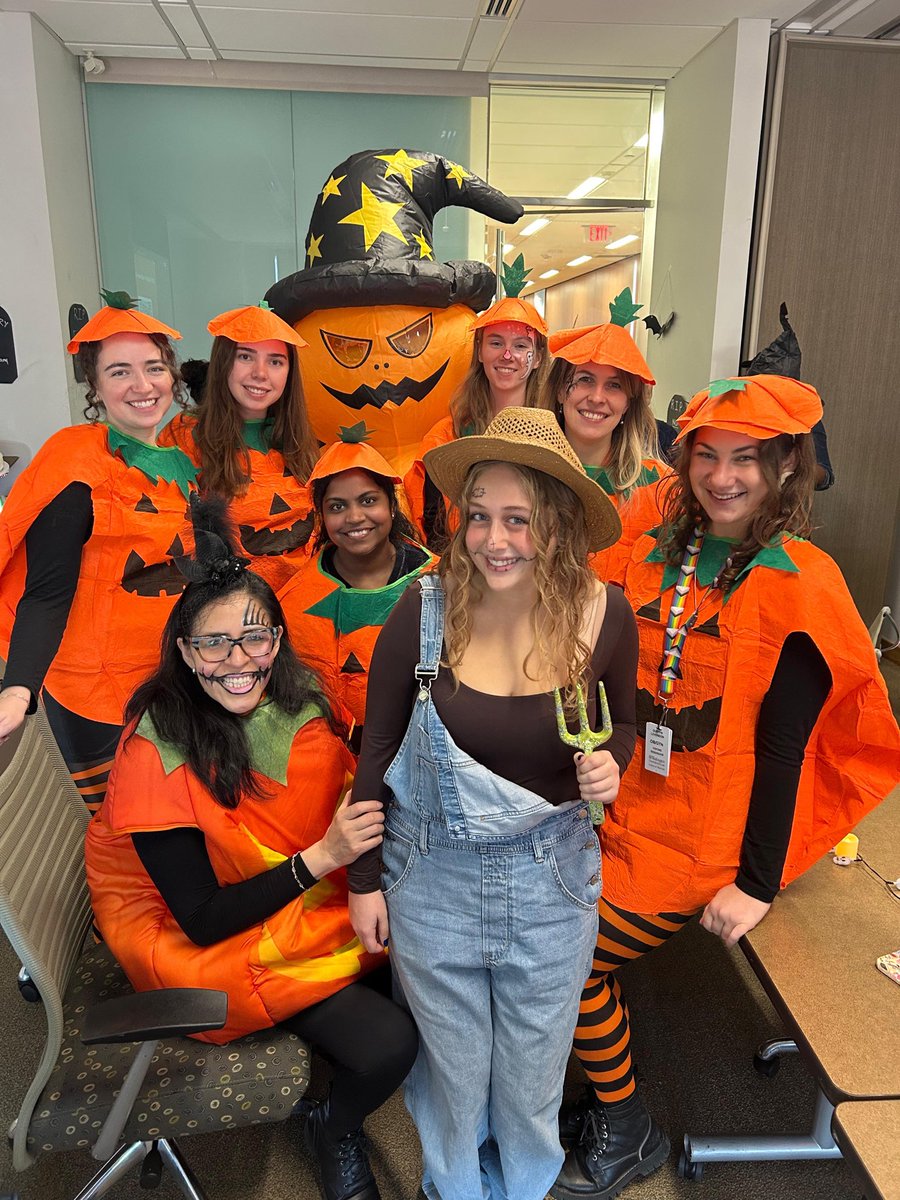 nardhygomez's tweet image. Another amazing 2025 Halloween party at #CRepHS! 🎃👻 Huge congrats to  @Seungbaek_ for winning one of the Best Costume Awards! And @FarnersRiera lab for the best group costume! 🏆🏆 @WashU_OBGYN