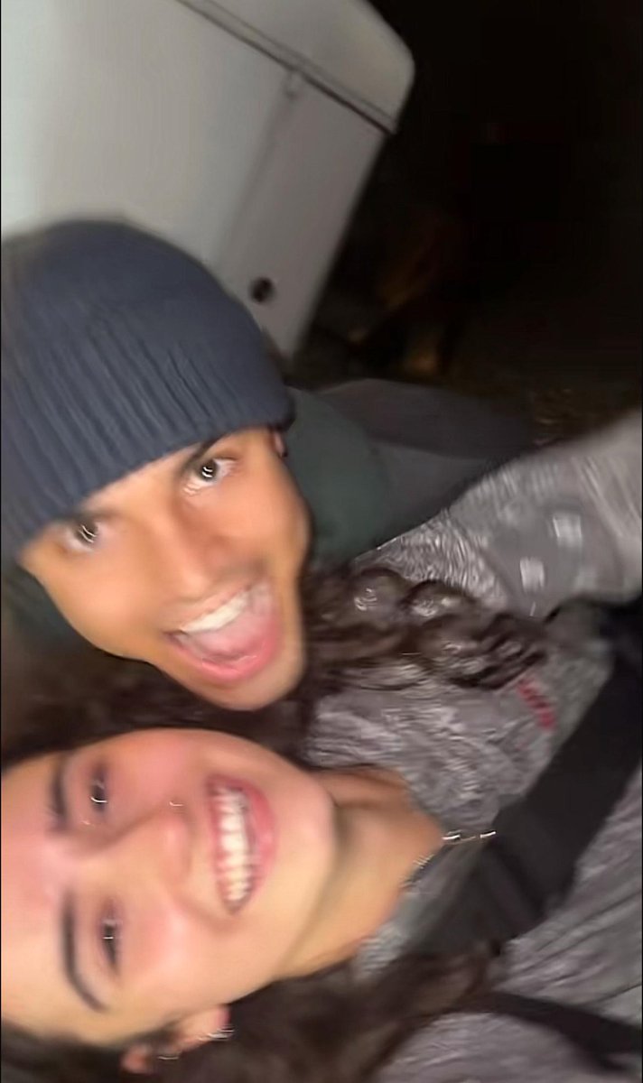 luovekoo's tweet image. my lovelies omg