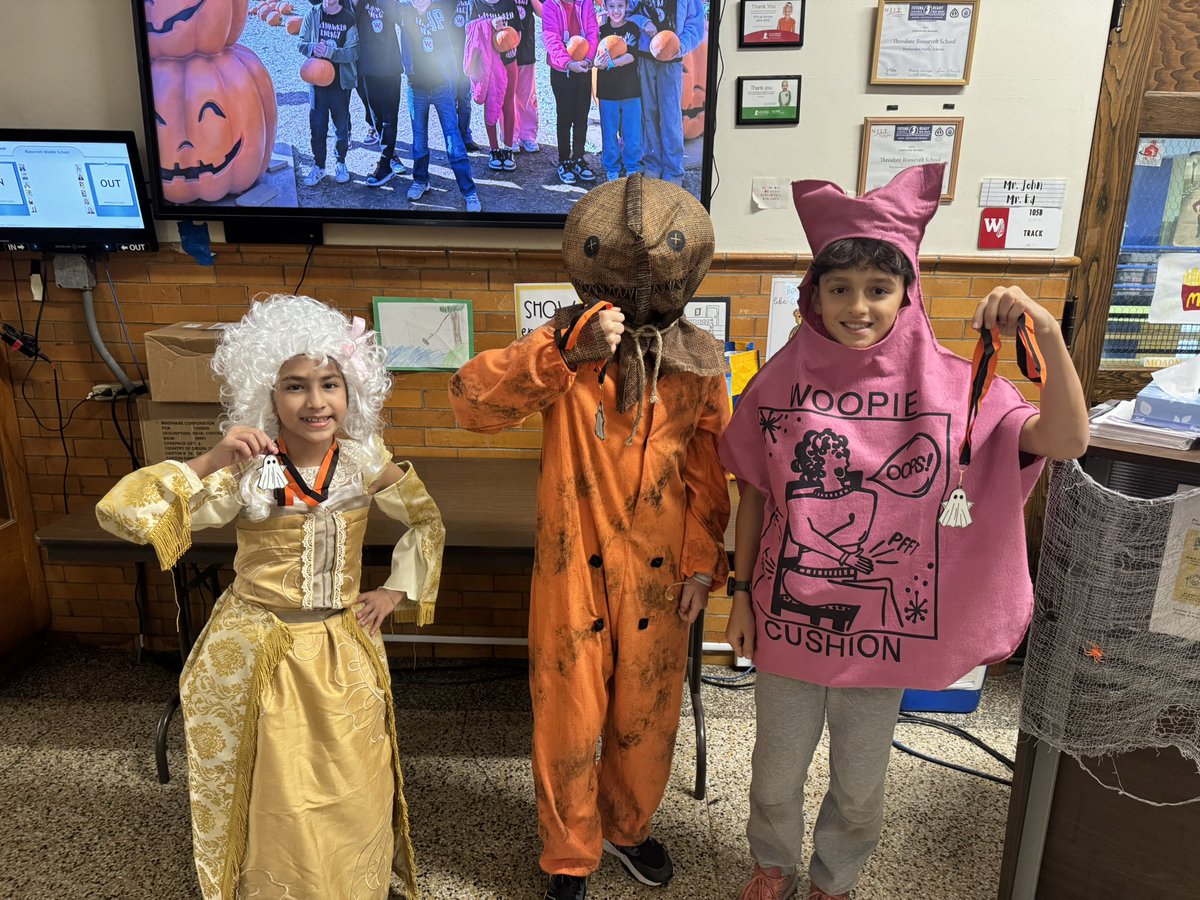 Elizabeth Kallert tweet media