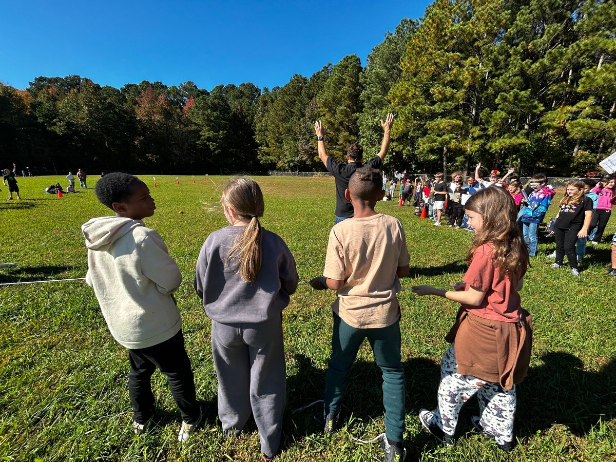 vbschools's tweet image. 🎃 Students at Christopher Farms Elementary explored force and motion with their annual Pumpkin Chunkin’. A fun way to learn and celebrate Halloween!

Have a fun and safe Halloween! 🕸️👻

#WeAreVBSchools #PumpkinChunkinAtVBCPS #HappyHalloween